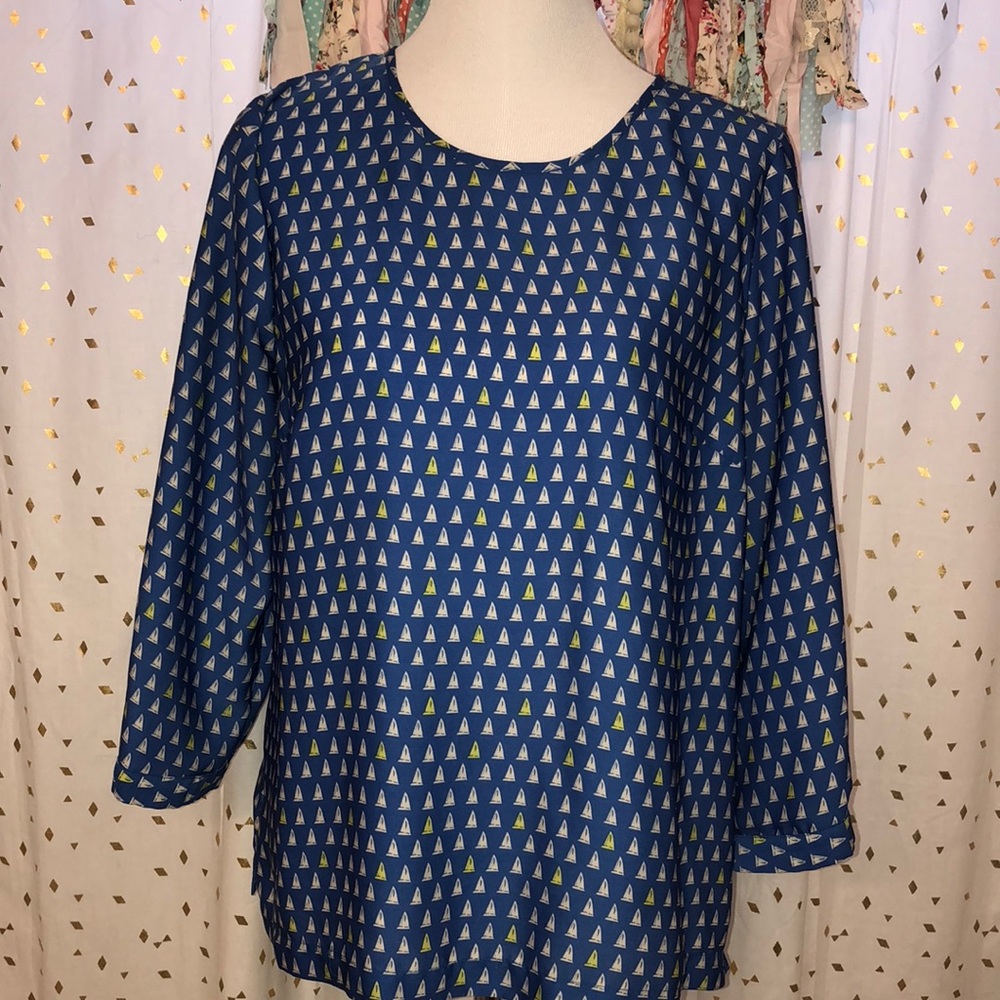 Merona blue and yellow sailboat accent blouse.